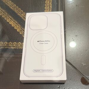 Apple iPhone 16 Pro Transparent Case with MagSafe NWTS